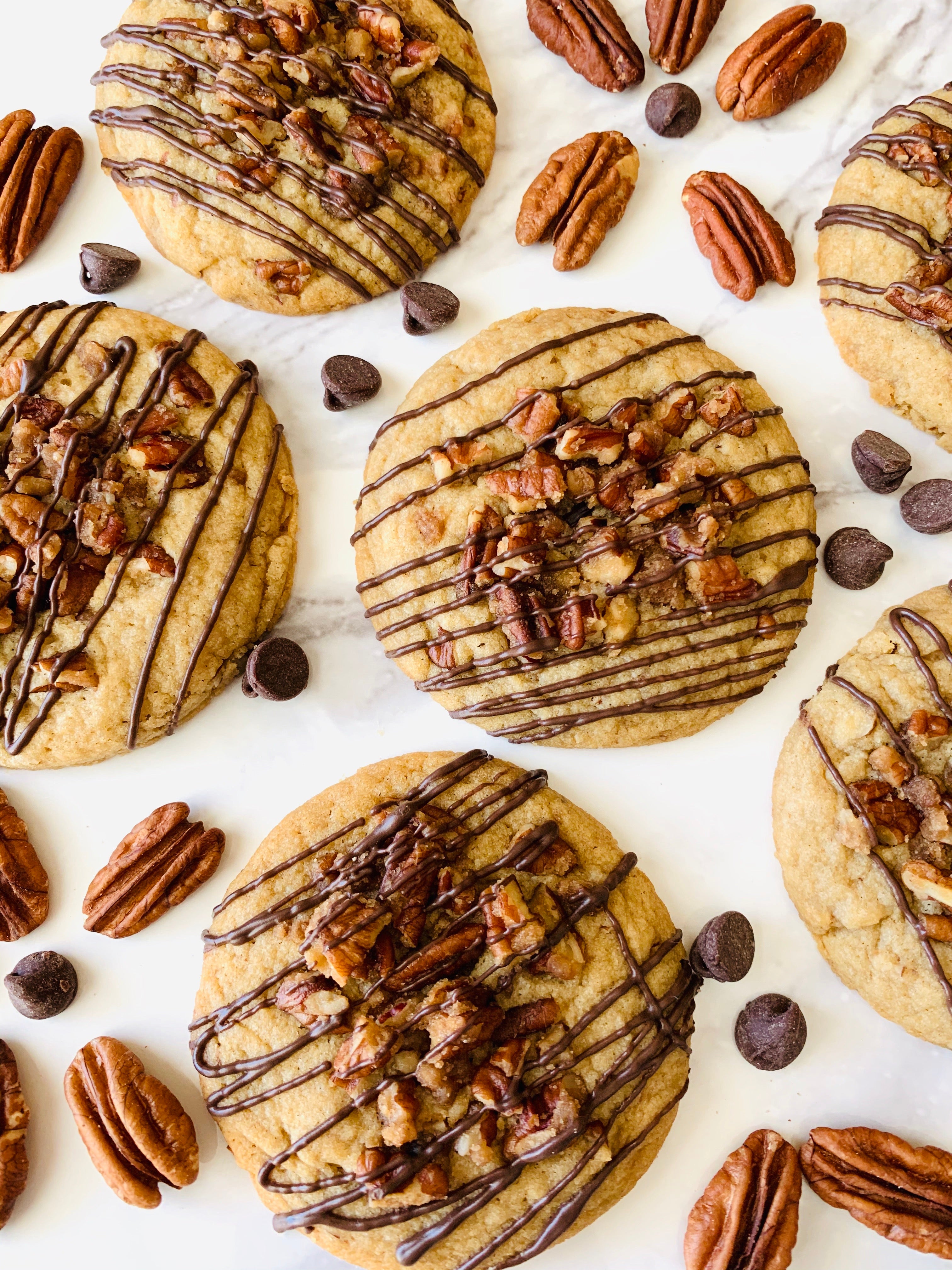 cookies that taste like pecan pie with chocolate and nuts